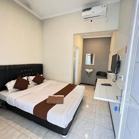 Fakhira Residence Hotel Cianjur Exteriör bild
